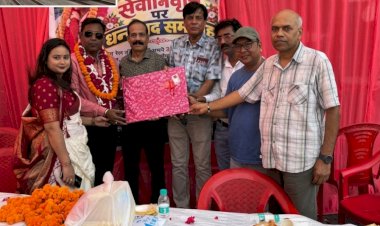 37 वर्षों तक भारतीय रेल की धड़कन बने रहे लोको पायलट मनोज कुमार पुष्करना, URMU बरेली ने दी भव्य विदाई